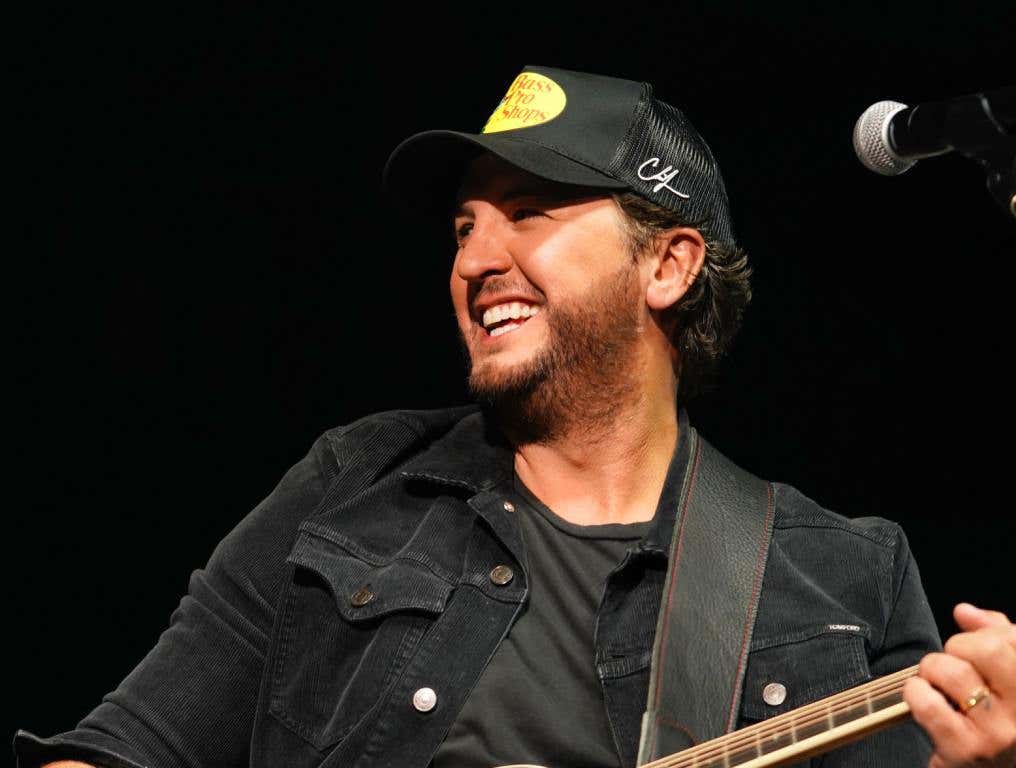 Why Luke Bryan Stays Far Away From The Cat On His Farm