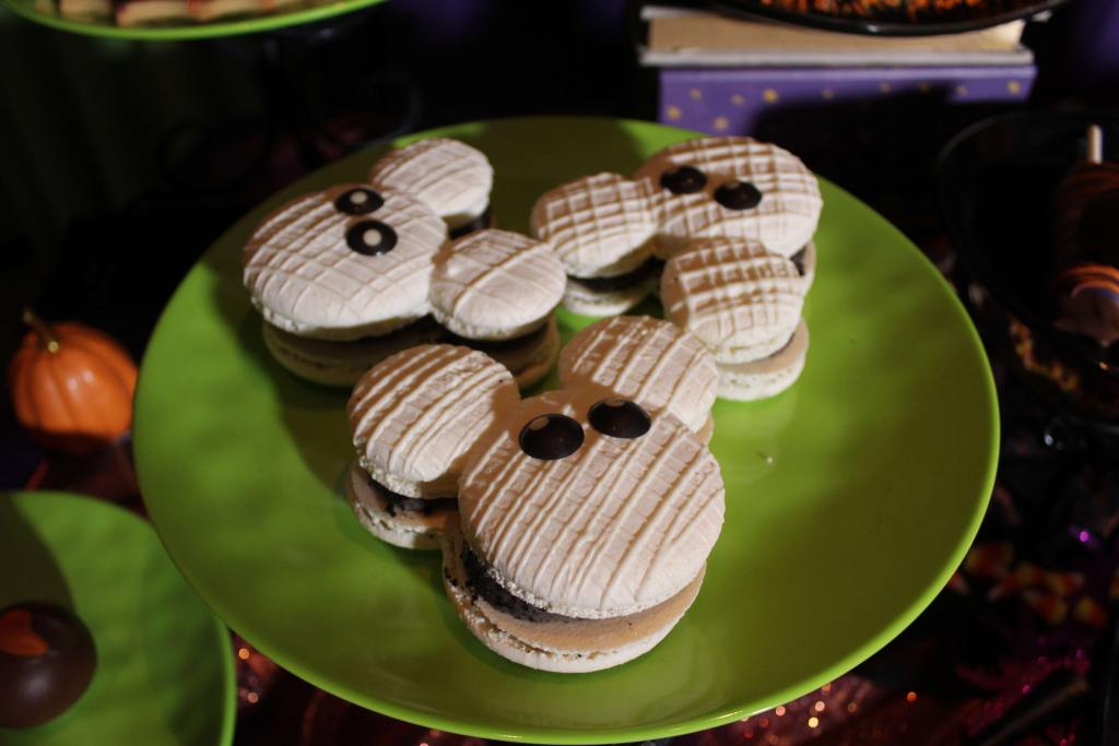 Mickey Macarons 