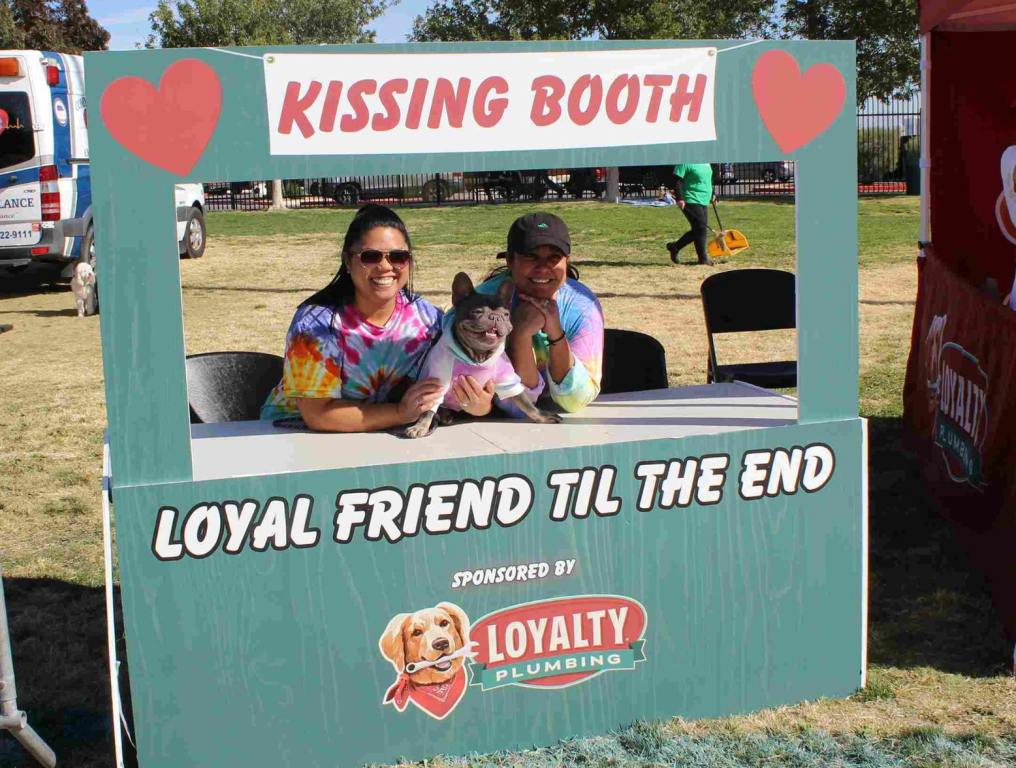 Kissing Booth