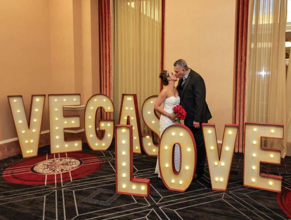 Las Vegas Is The Best Place To Elope According To This List