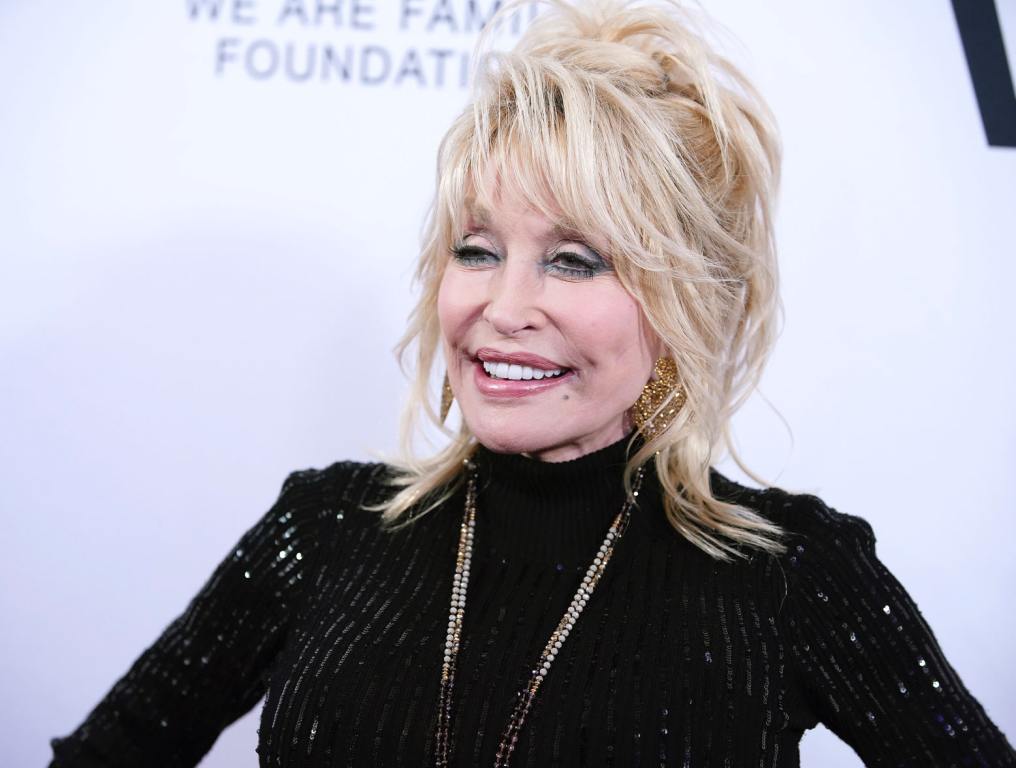 Dolly Parton Mourns '9 to 5' Co-Star